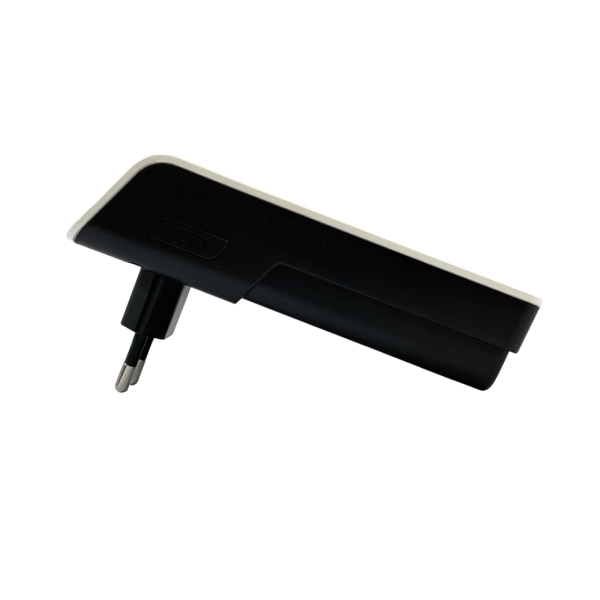 Chargeur microprocesseur 4 canaux 230V • Pour 4 batteries LR06 (AA)